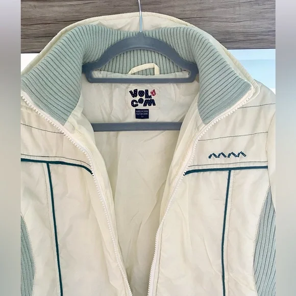 Volcom Jacket - Picture 4 of 6